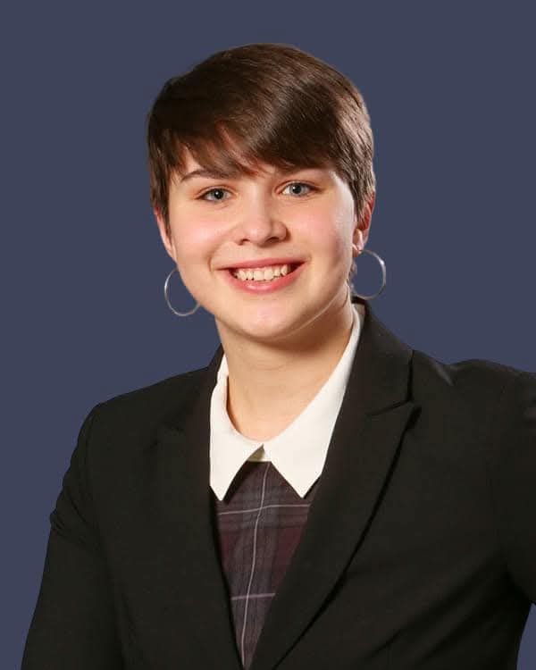 Oliver Collins headshot